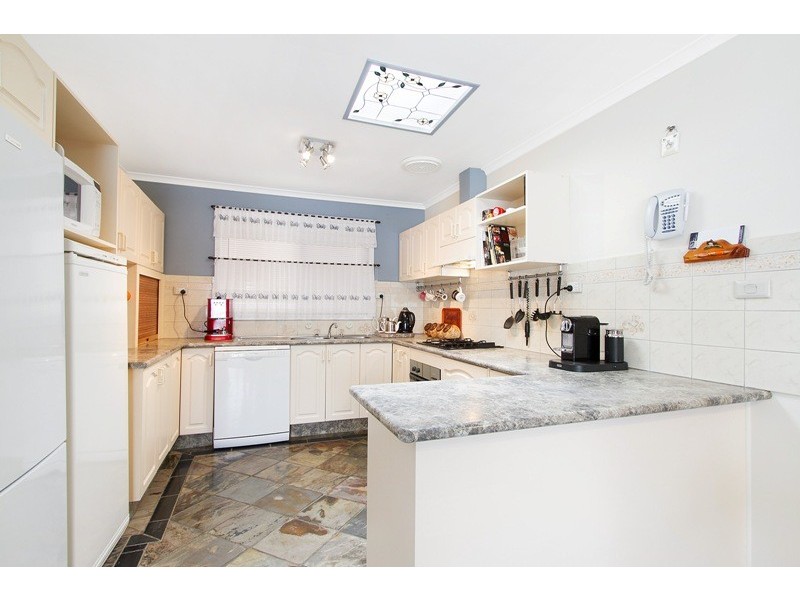 11 Redleap Court, Endeavour Hills VIC 3802