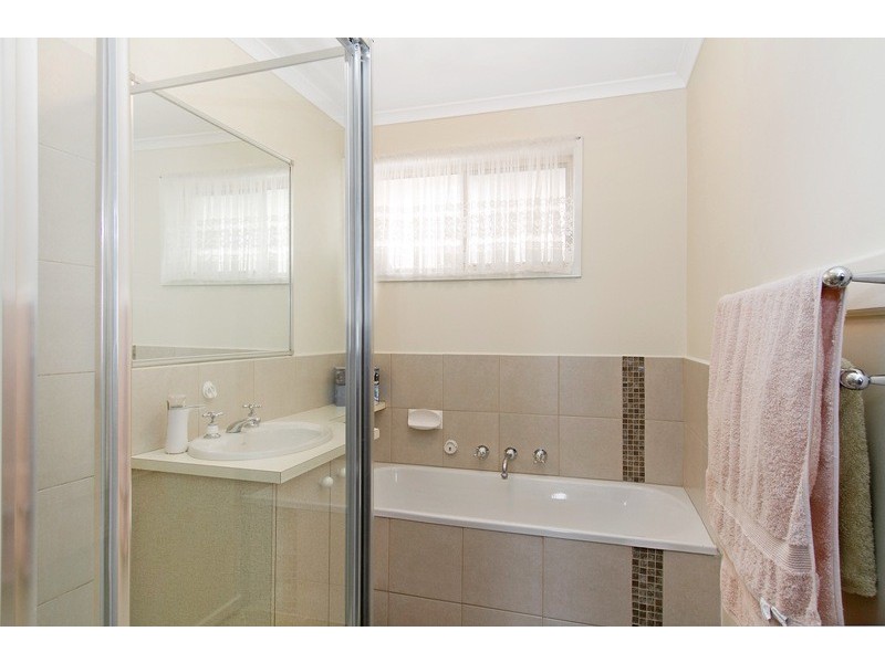 11 Redleap Court, Endeavour Hills VIC 3802