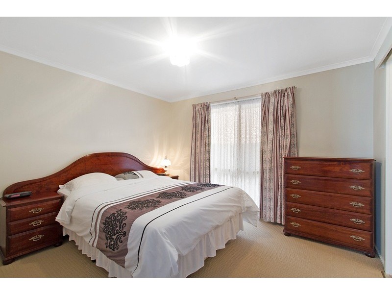 11 Redleap Court, Endeavour Hills VIC 3802