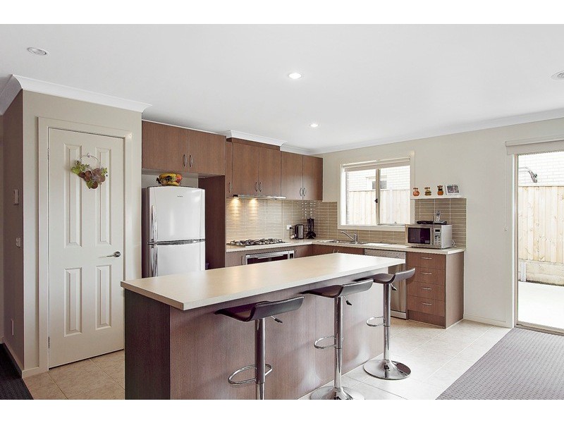 15 Olivebank Crescent, Cranbourne North VIC 3977