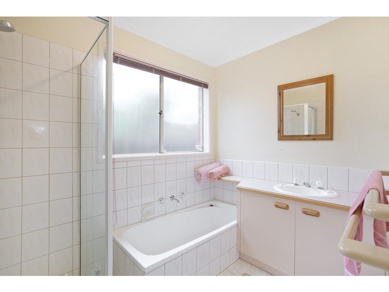 2/48 Preston Avenue, Endeavour Hills VIC 3802