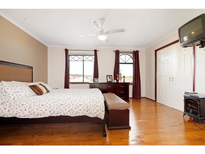 5 Ainsleigh Court, Narre Warren VIC 3805