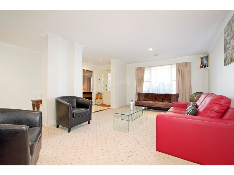 31 Kippenross Drive, Narre Warren South VIC 3805