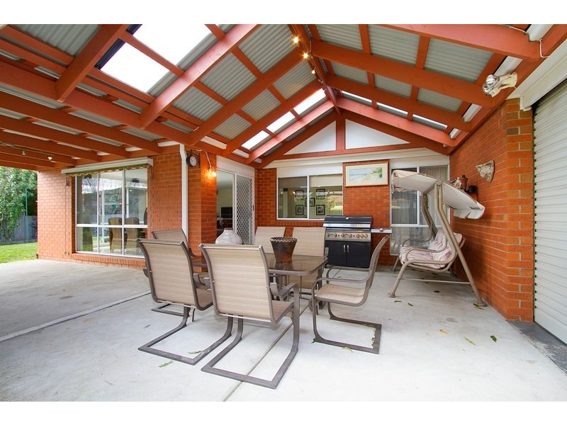 31 Kippenross Drive, Narre Warren South VIC 3805