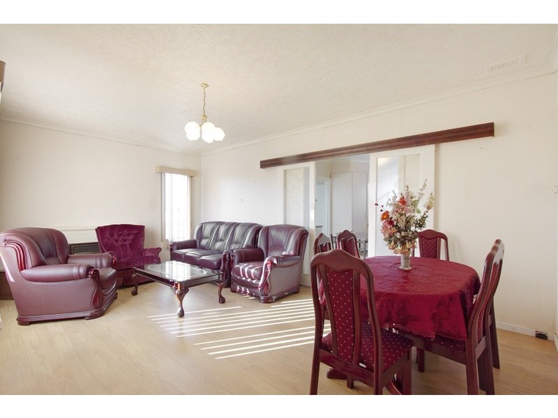 8 Curtin Crescent, Dandenong North VIC 3175