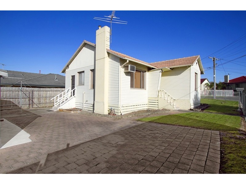 8 Curtin Crescent, Dandenong North VIC 3175
