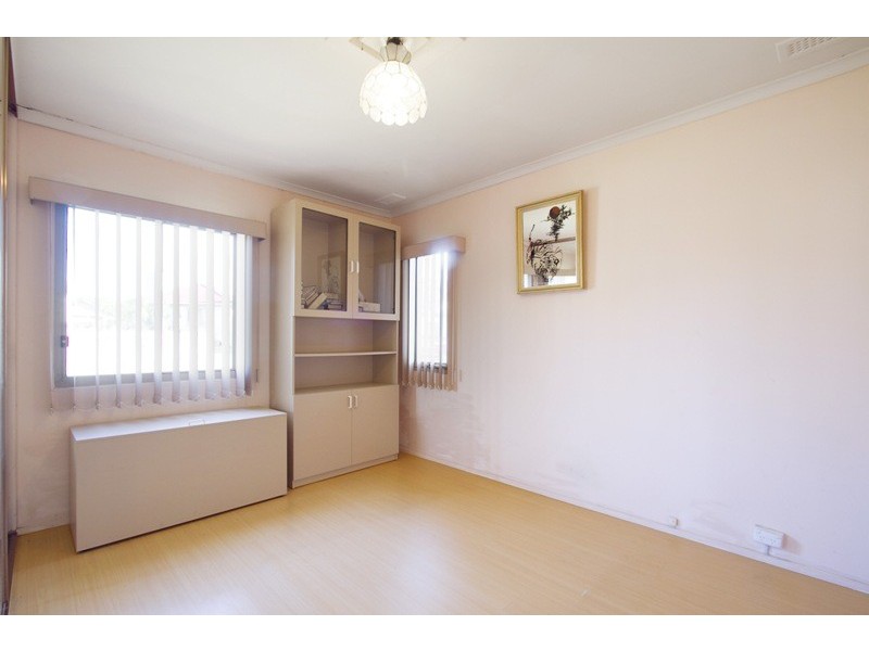 8 Curtin Crescent, Dandenong North VIC 3175