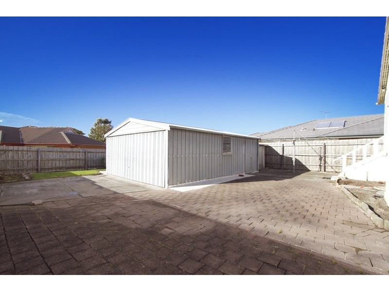 8 Curtin Crescent, Dandenong North VIC 3175
