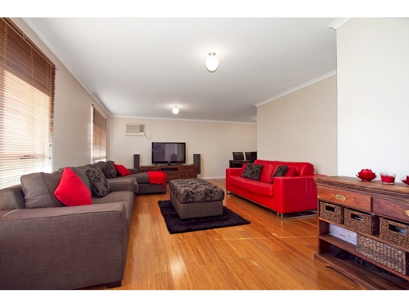 9/34-36 Pound Road, Hampton Park VIC 3976