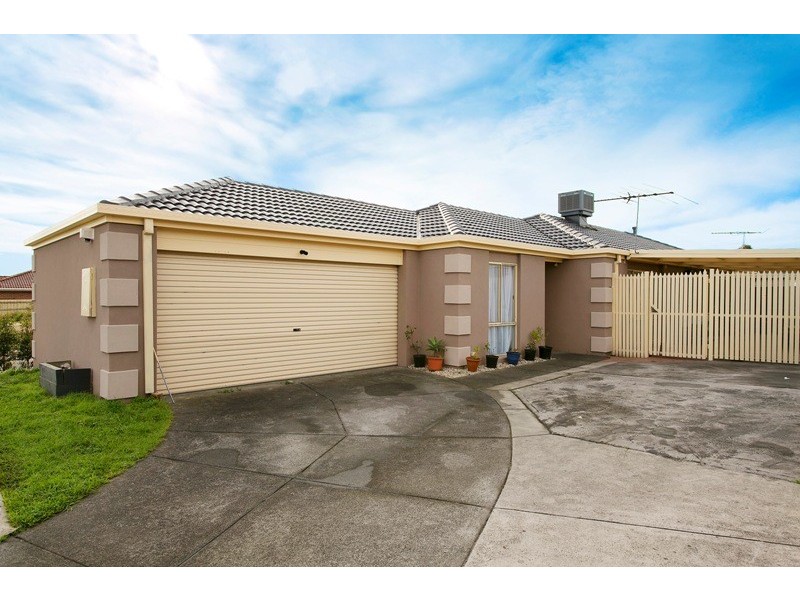 1 Emoh Close, Cranbourne VIC 3977