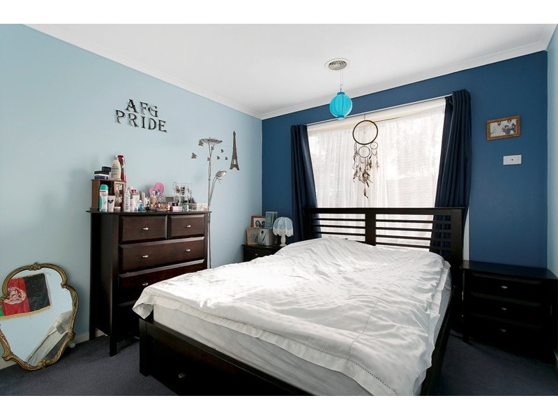 1 Emoh Close, Cranbourne VIC 3977