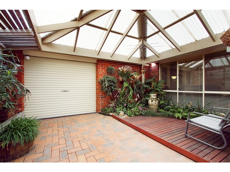 8/5-17 William Road, Berwick VIC 3806