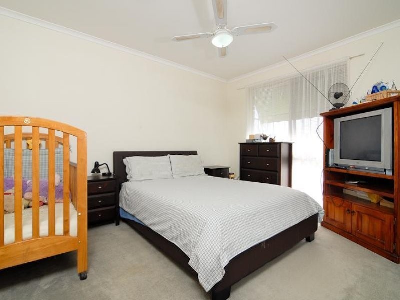 2 Lesley Drive, Hampton Park VIC 3976