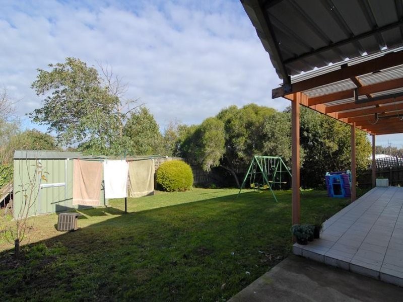 2 Lesley Drive, Hampton Park VIC 3976