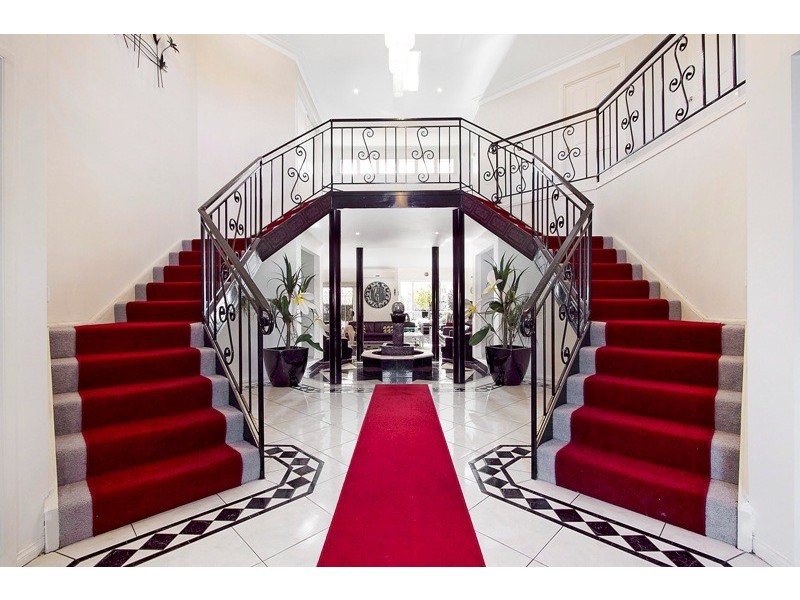 25 Maryrose Crescent, Endeavour Hills VIC 3802