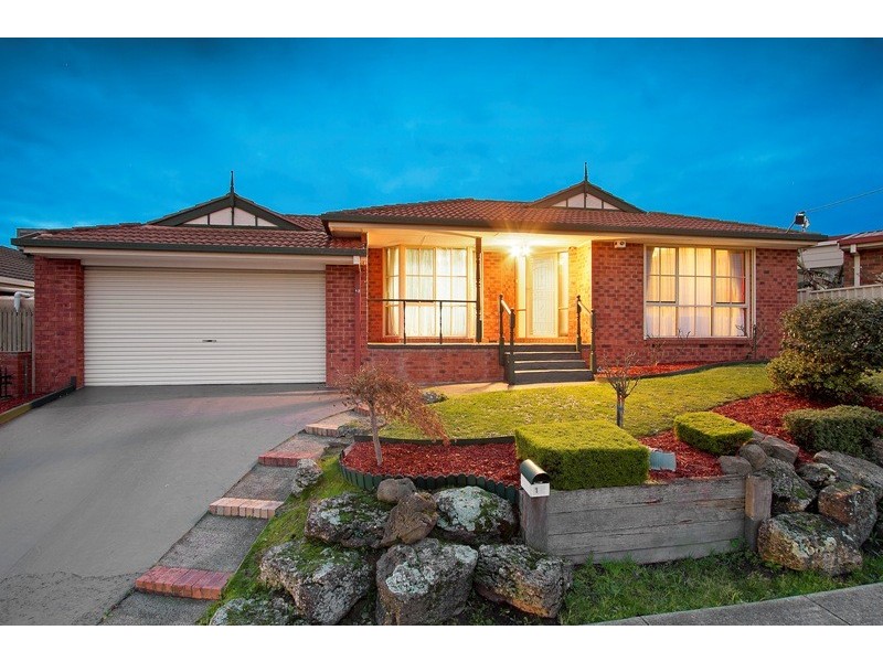 17 Warana Drive, Hampton Park VIC 3976