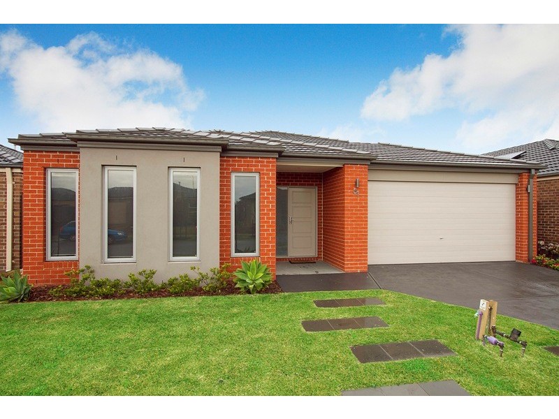 31 Kindred Avenue, Cranbourne North VIC 3977