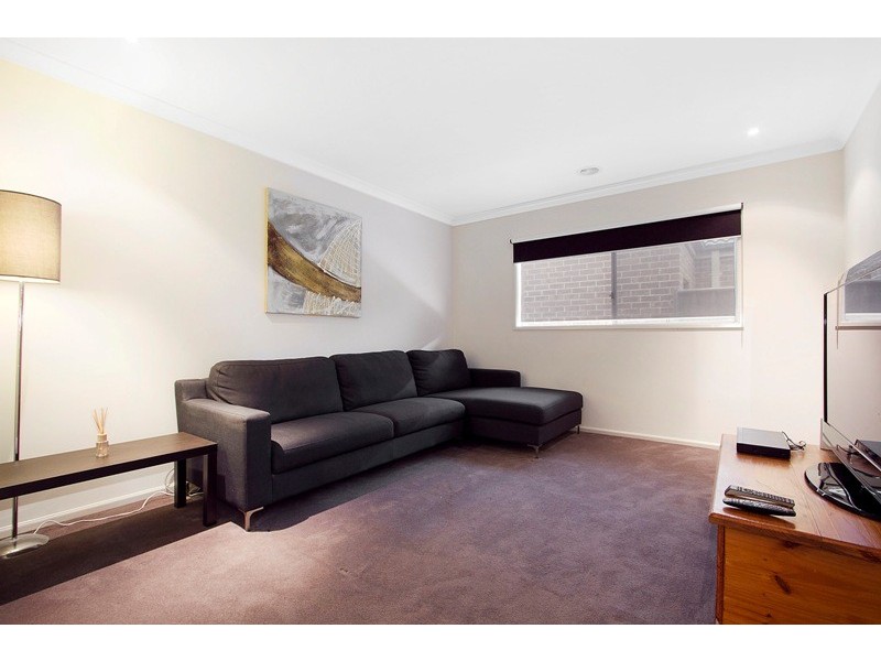 31 Kindred Avenue, Cranbourne North VIC 3977