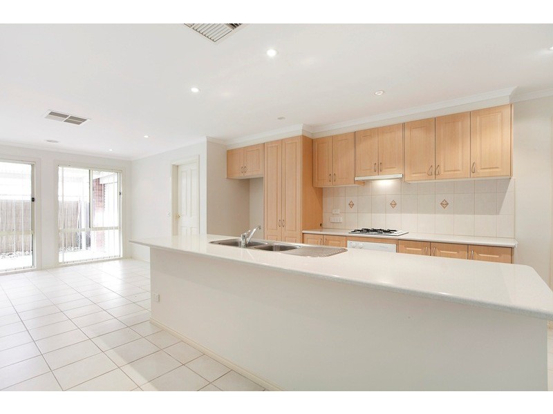 35 Astley Wynd, Lynbrook VIC 3975