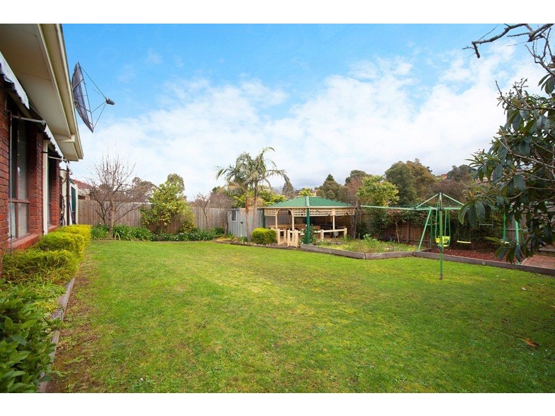 63 Sydney Parkinson Avenue, Endeavour Hills VIC 3802