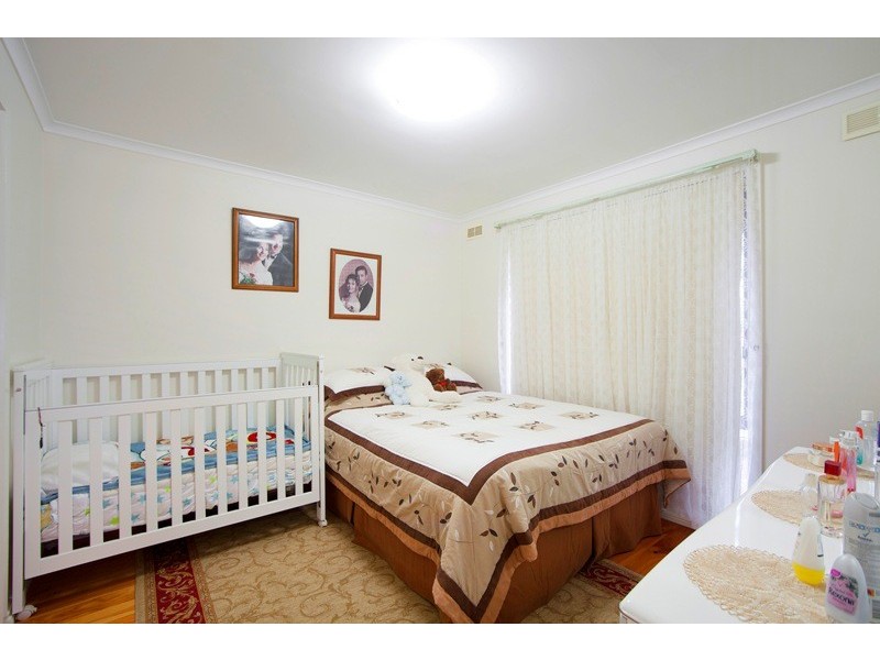 63 Sydney Parkinson Avenue, Endeavour Hills VIC 3802