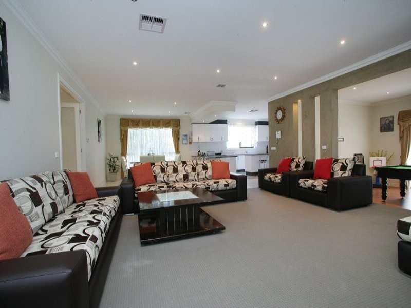 19 Sigvard Boulevard, Hallam VIC 3803