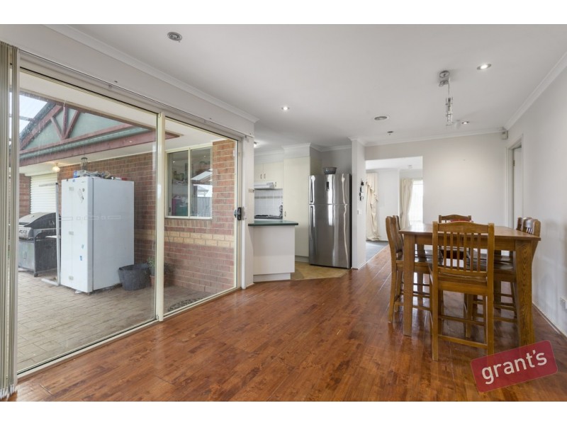 49 Kingston Ave, Narre Warren South VIC 3805