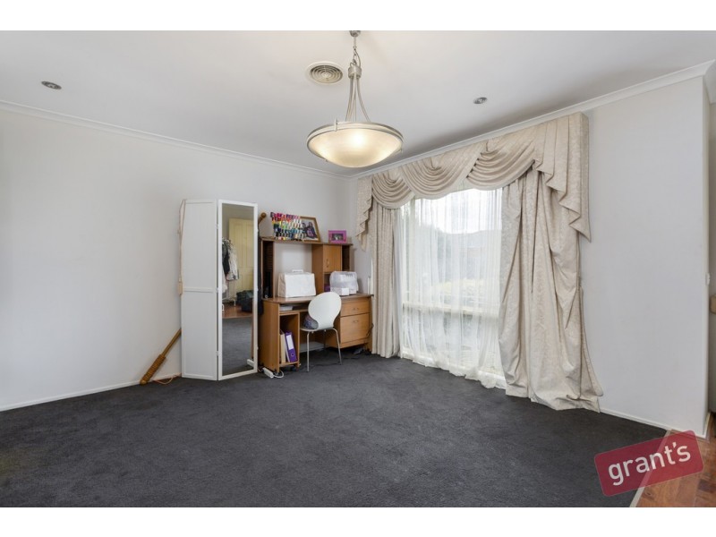 49 Kingston Ave, Narre Warren South VIC 3805