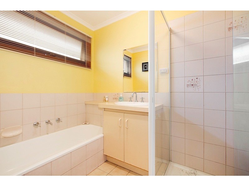 1 Antrim Close, Endeavour Hills VIC 3802