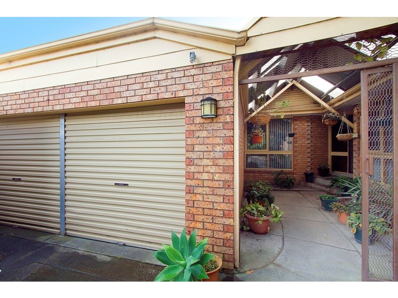 1 Antrim Close, Endeavour Hills VIC 3802