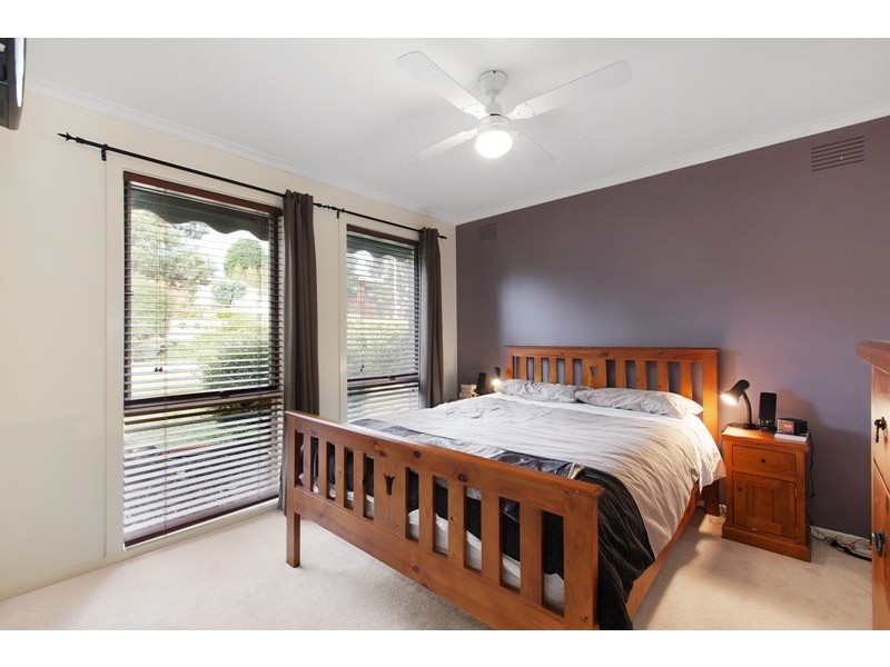 51 Sydney Parkinson Avenue, Endeavour Hills VIC 3802