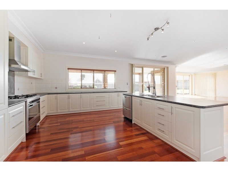 14 Rose Garden Court, Narre Warren North VIC 3804