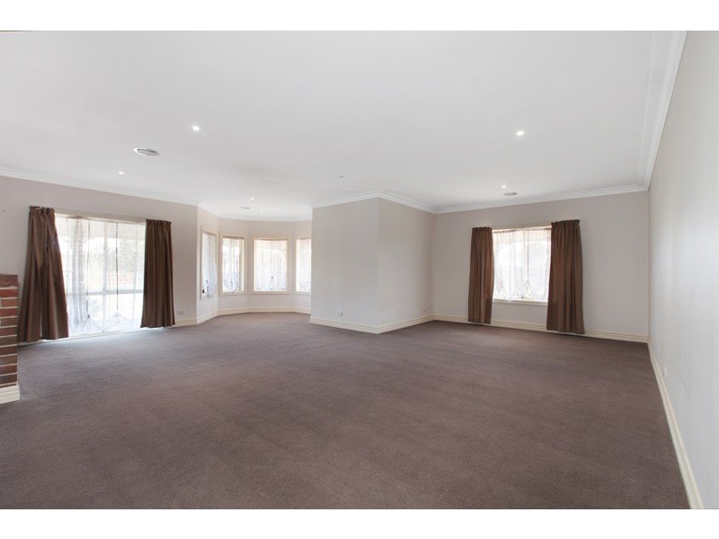 14 Rose Garden Court, Narre Warren North VIC 3804