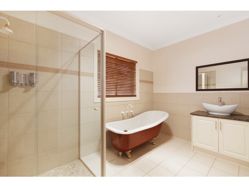 14 Rose Garden Court, Narre Warren North VIC 3804