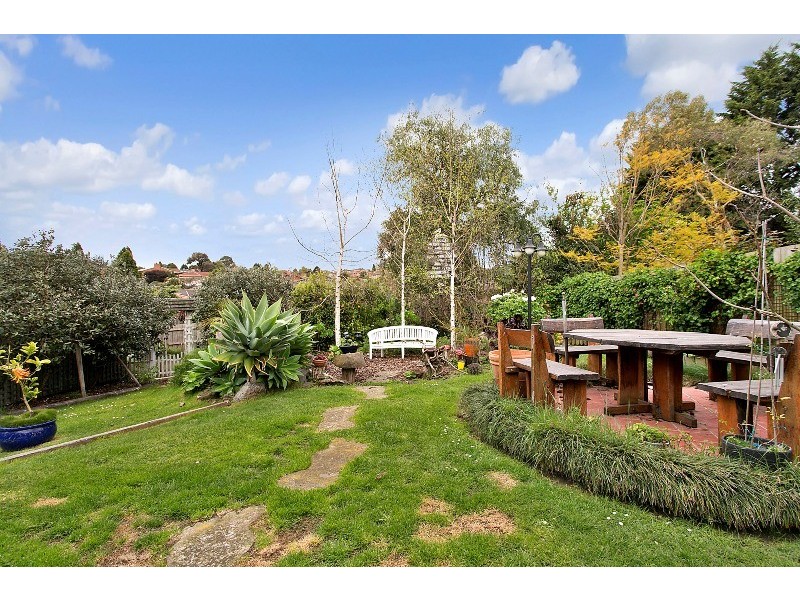 103 John Fawkner Drive, Endeavour Hills VIC 3802