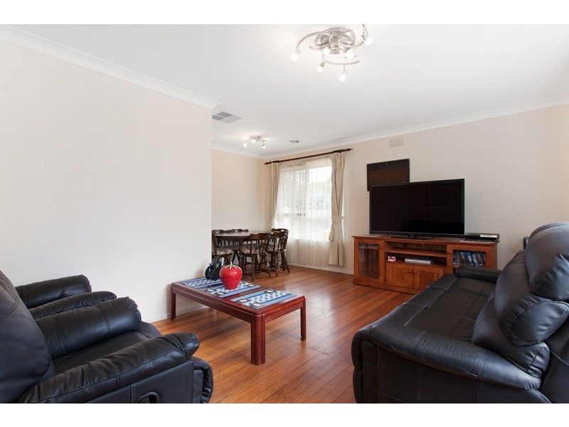 11 Dealbata Avenue, Endeavour Hills VIC 3802