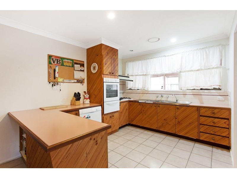 11 Dealbata Avenue, Endeavour Hills VIC 3802