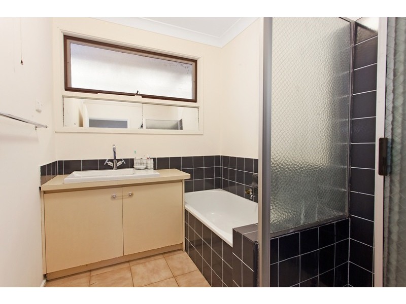 11 Dealbata Avenue, Endeavour Hills VIC 3802