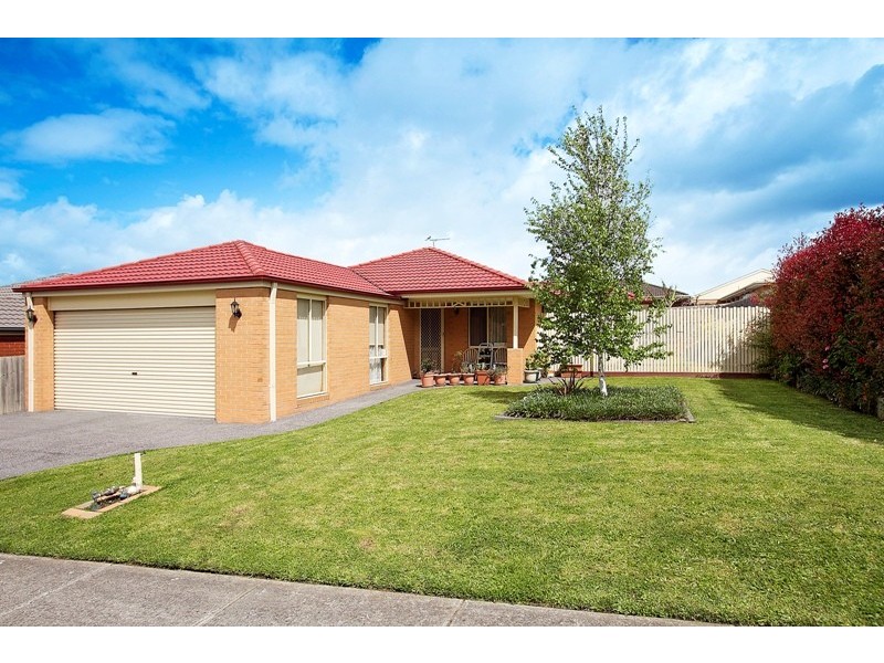 67 Earlsfield Drive, Berwick VIC 3806