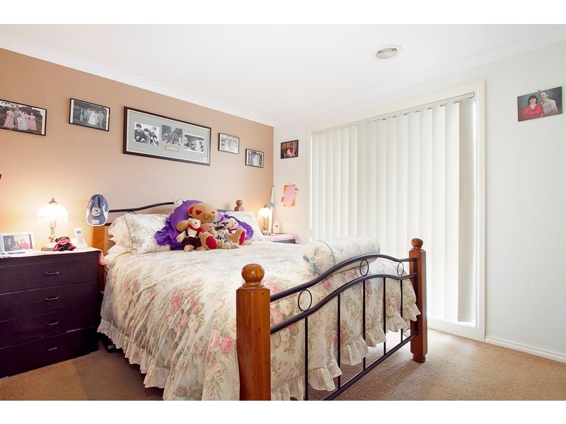 67 Earlsfield Drive, Berwick VIC 3806