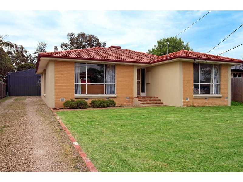 16 Floriana Avenue, Doveton VIC 3177