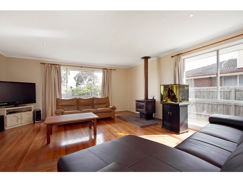 16 Floriana Avenue, Doveton VIC 3177