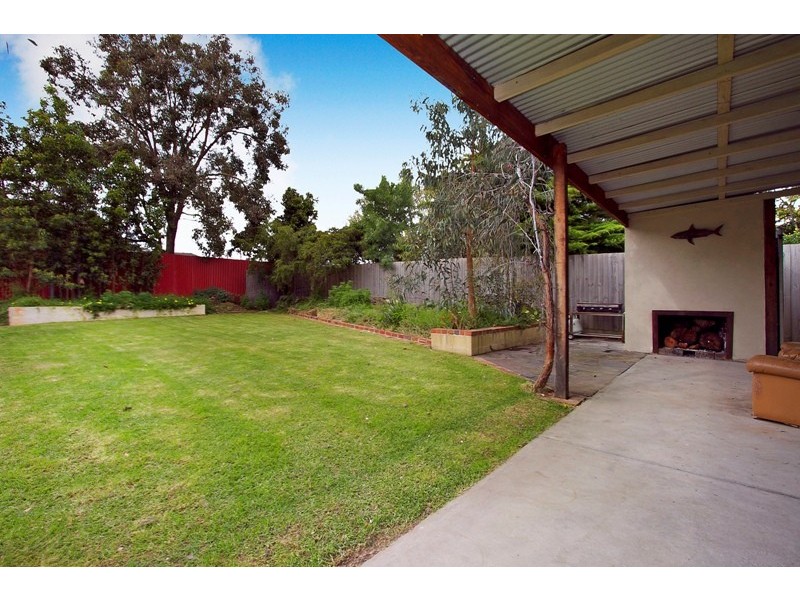 16 Floriana Avenue, Doveton VIC 3177