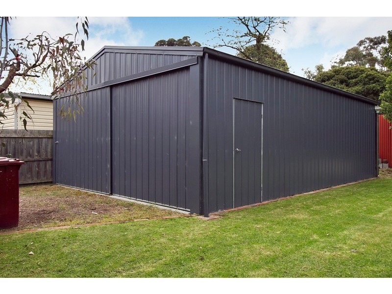 16 Floriana Avenue, Doveton VIC 3177