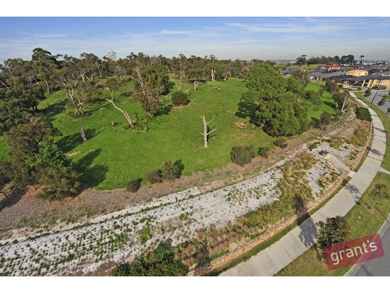 6 Mannavue Boulevard, Cranbourne North VIC 3977