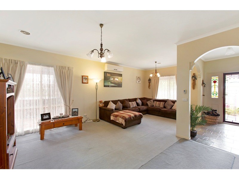 11 Woodrush Court, Narre Warren South VIC 3805