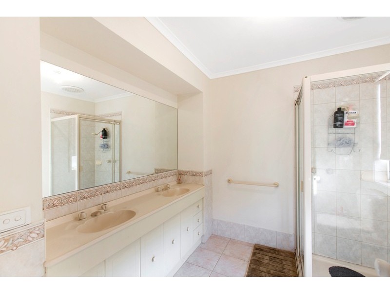 60 Kingston Avenue, Narre Warren South VIC 3805