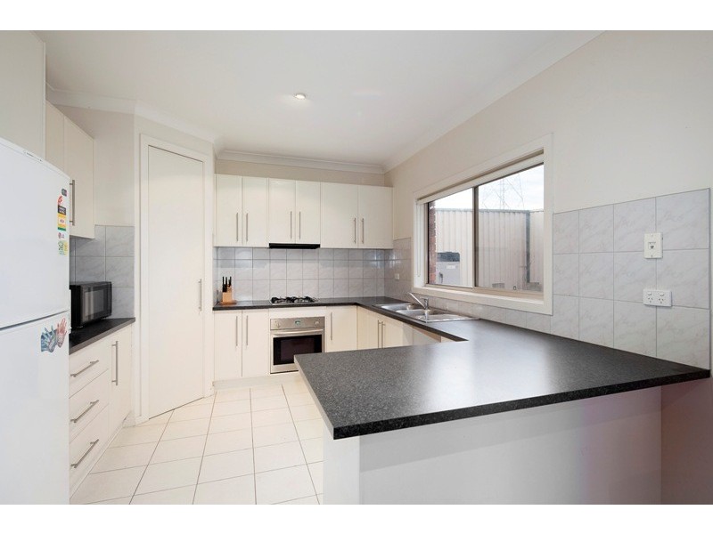 2/136 Emily Drive, Narre Warren VIC 3805