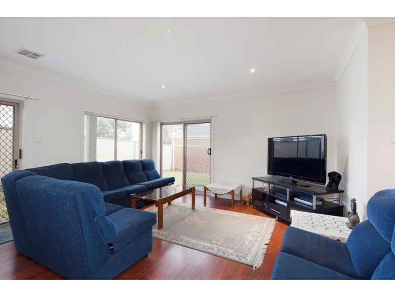 2/136 Emily Drive, Narre Warren VIC 3805