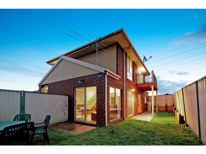 2/136 Emily Drive, Narre Warren VIC 3805